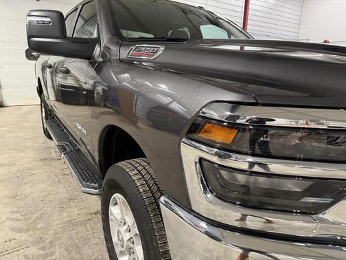 2025 RAM 2500 Big Horn Crew Cab 4x4 6'4' Box