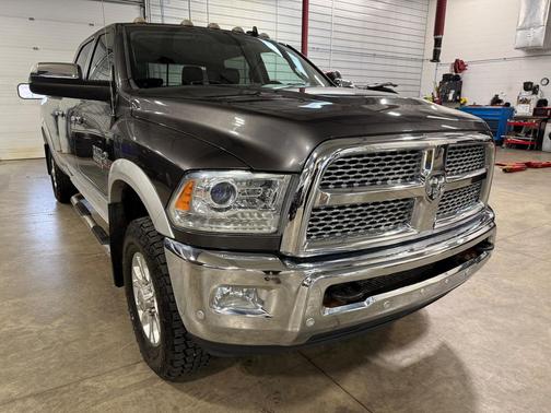 Granite Crystal Metallic Clearcoat 2016 RAM 2500 Laramie