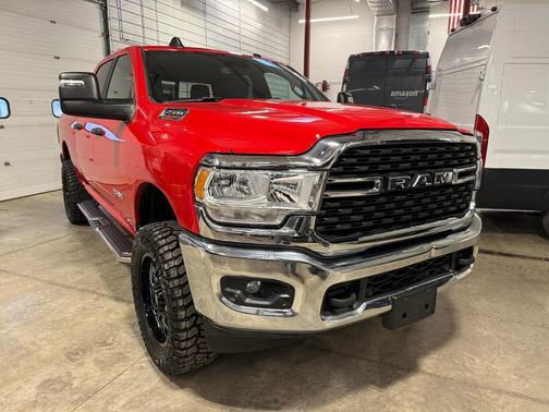 2024 RAM 2500 Big Horn Crew Cab 4x4 6'4' Box