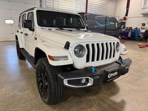 Bright White Clearcoat 2023 Jeep Wrangler 4xe Sahara