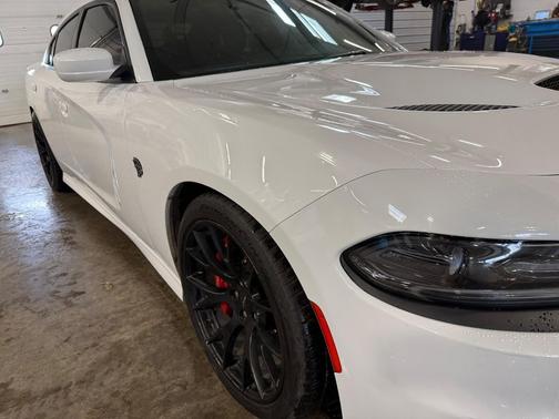 Bright White Clearcoat 2016 Dodge Charger SRT Hellcat