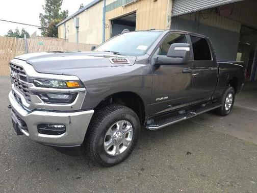 2025 RAM 2500 Big Horn Crew Cab 4x4 6'4' Box