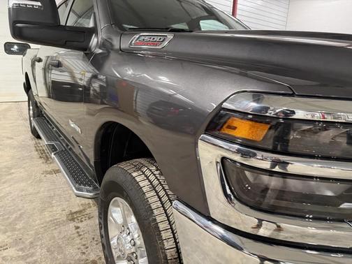 2025 RAM 2500 Big Horn Crew Cab 4x4 6'4' Box