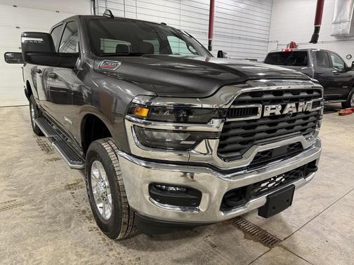 2025 RAM 2500 Big Horn Crew Cab 4x4 6'4' Box