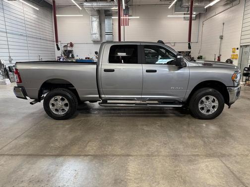 Billet Silver Metallic Clearcoat 2024 RAM 2500 Big Horn Crew Cab 4x4 6'4' Box