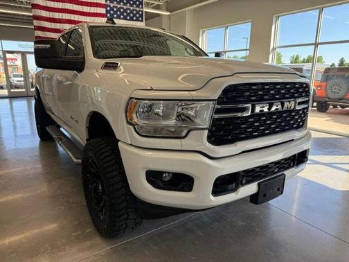 Bright White Clearcoat 2024 RAM 2500 Big Horn Crew Cab 4x4 6'4' Box