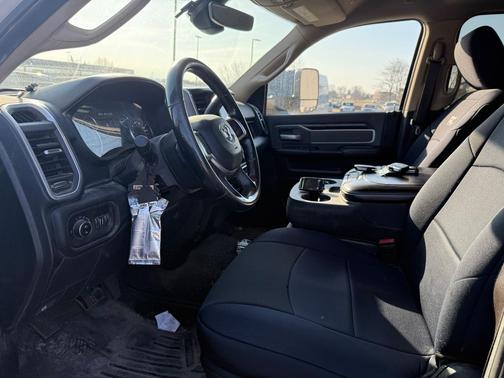 Bright White Clearcoat 2019 RAM 2500 Big Horn Crew Cab 4x4 6'4' Box