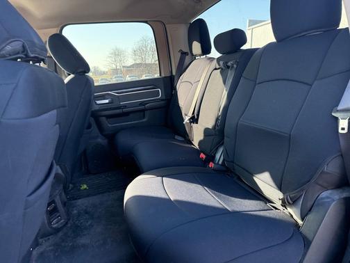 Bright White Clearcoat 2019 RAM 2500 Big Horn Crew Cab 4x4 6'4' Box