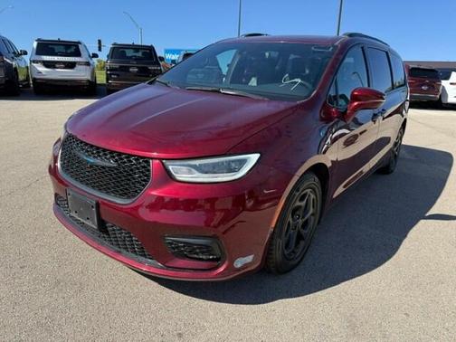 Velvet Red Pearlcoat 2021 Chrysler Pacifica Hybrid Limited