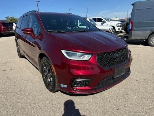 Velvet Red Pearlcoat 2021 Chrysler Pacifica Hybrid Limited