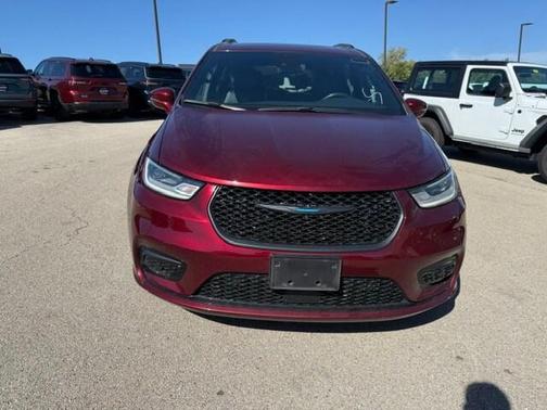 Velvet Red Pearlcoat 2021 Chrysler Pacifica Hybrid Limited