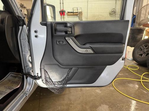 2014 Jeep Wrangler Unlimited Sport RHD