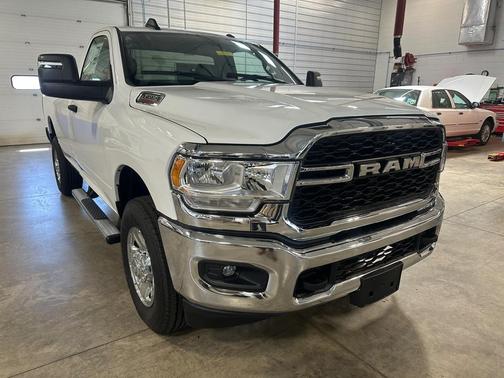 2023 RAM 3500 Tradesman Regular Cab 4x4 8' Box
