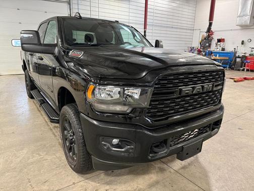 2024 RAM 2500 Big Horn Crew Cab 4x4 6'4' Box