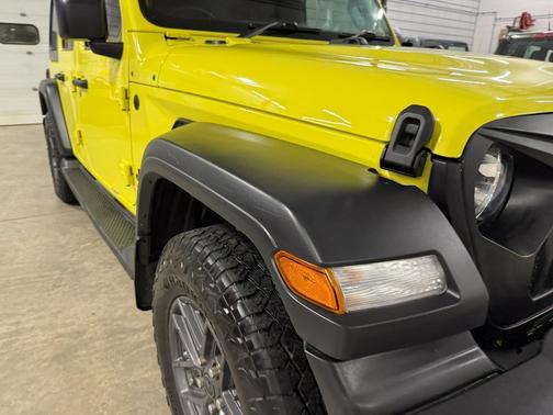 2024 Jeep Wrangler Sport