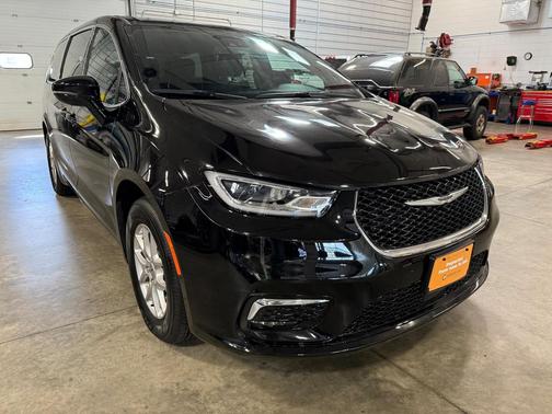 2025 Chrysler Pacifica L