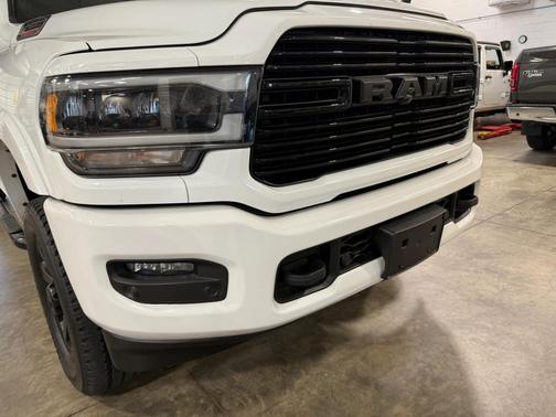 2020 RAM 2500 Laramie Crew Cab 4X4 8' Box