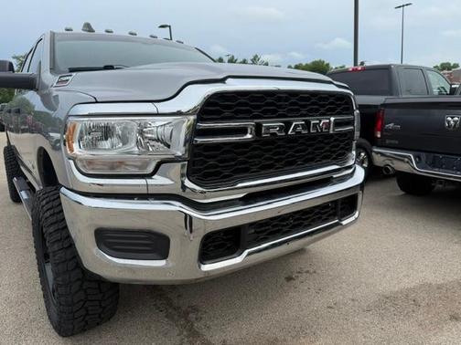 Billet Silver Metallic Clearcoat 2022 RAM 2500 Tradesman Crew Cab 4x4 6'4' Box