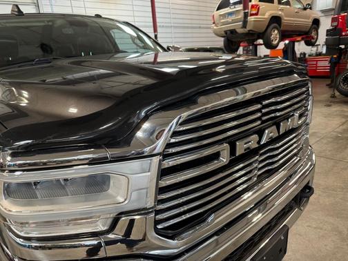 2020 RAM 2500 Laramie Crew Cab 4X4 6'4' Box