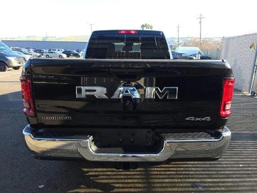 2025 RAM 2500 Big Horn Crew Cab 4x4 6'4' Box