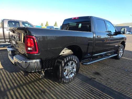2025 RAM 2500 Big Horn Crew Cab 4x4 6'4' Box