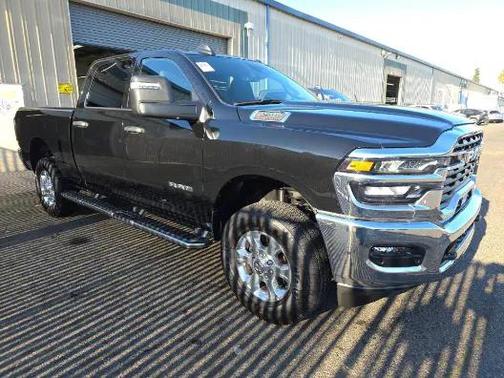 2025 RAM 2500 Big Horn Crew Cab 4x4 6'4' Box