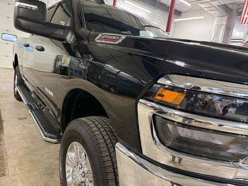 2025 RAM 2500 Big Horn Crew Cab 4x4 6'4' Box