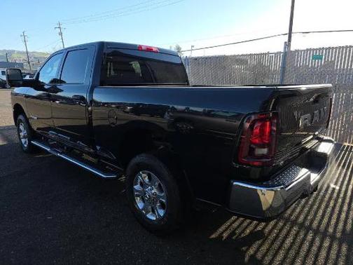 2025 RAM 2500 Big Horn Crew Cab 4x4 6'4' Box
