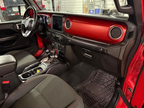 Firecracker Red Clearcoat 2020 Jeep Gladiator Rubicon