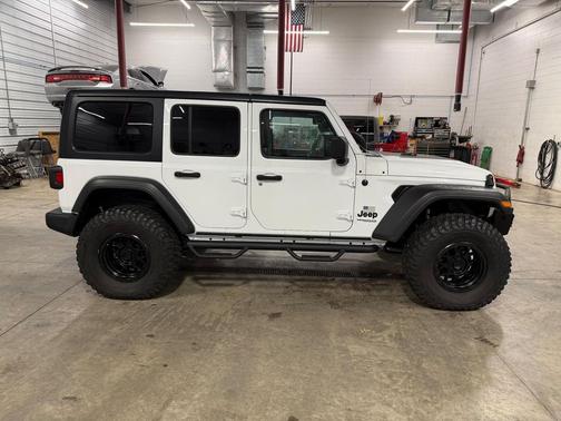 Bright White Clearcoat 2022 Jeep Wrangler Unlimited Sport