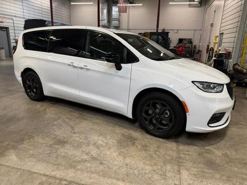 Bright White Clearcoat 2023 Chrysler Pacifica Hybrid Limited