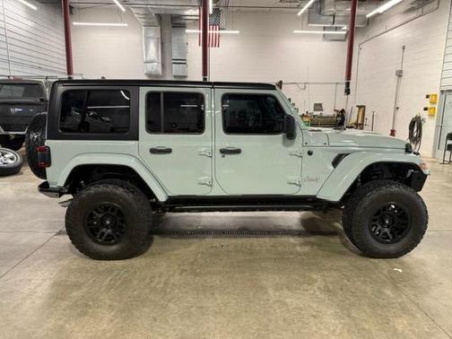 Earl Clearcoat 2023 Jeep Wrangler 4xe Sahara