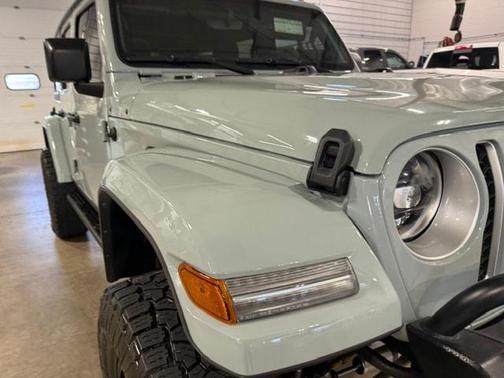 Earl Clearcoat 2023 Jeep Wrangler 4xe Sahara