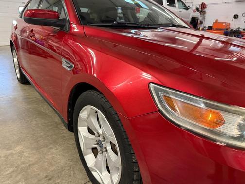 2010 Ford Taurus SEL