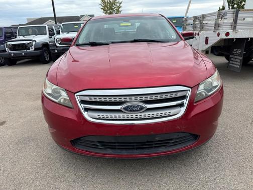 2010 Ford Taurus SEL