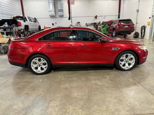 2010 Ford Taurus SEL