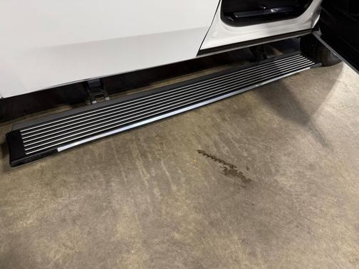 Bright White Clearcoat 2023 Jeep Grand Wagoneer 4x4