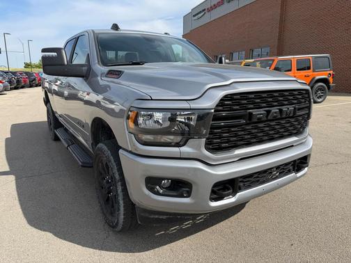 Billet Silver Metallic Clearcoat 2024 RAM 2500 Big Horn Crew Cab 4x4 6'4' Box