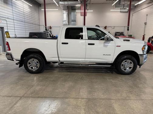Bright White Clearcoat 2020 RAM 2500 Tradesman Crew Cab 4x4 6'4' Box