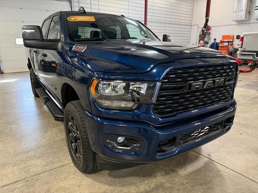 2024 RAM 2500 Big Horn Crew Cab 4x4 6'4' Box