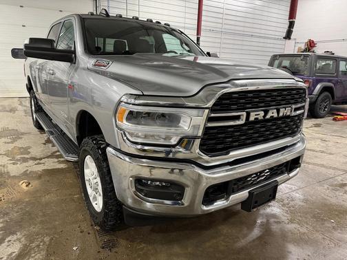 2022 RAM 2500 Big Horn Crew Cab 4x4 6'4' Box