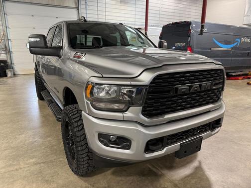 Billet Silver Metallic Clearcoat 2024 RAM 2500 Big Horn Crew Cab 4x4 6'4' Box