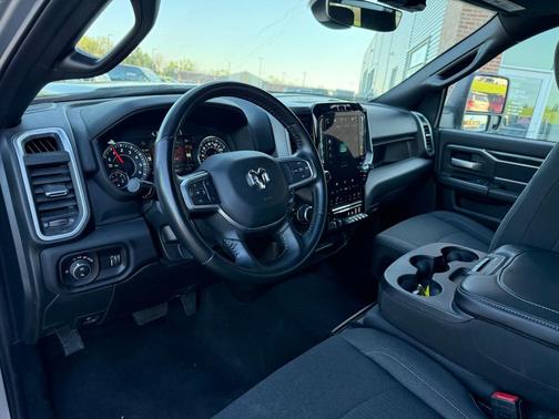 Billet Silver Metallic Clearcoat 2024 RAM 2500 Big Horn Crew Cab 4x4 6'4' Box