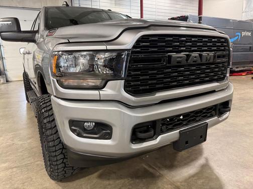 Billet Silver Metallic Clearcoat 2024 RAM 2500 Big Horn Crew Cab 4x4 6'4' Box