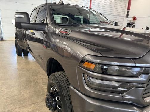 Granite Crystal Metallic Clearcoat 2025 RAM 3500 Big Horn Crew Cab 4x4 8' Box
