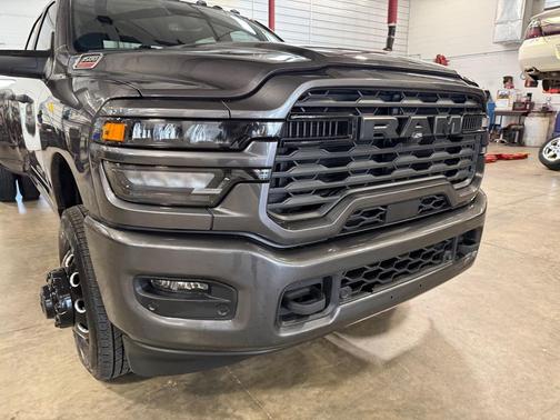 Granite Crystal Metallic Clearcoat 2025 RAM 3500 Big Horn Crew Cab 4x4 8' Box