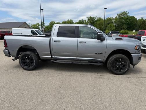 Billet Silver Metallic Clearcoat 2024 RAM 2500 Big Horn Crew Cab 4x4 6'4' Box