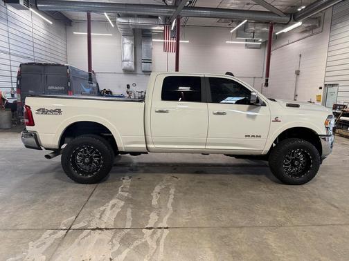 2022 RAM 2500 Laramie Crew Cab 4x4 6'4' Box