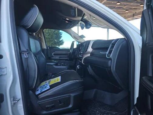 2022 RAM 2500 Laramie Crew Cab 4x4 6'4' Box