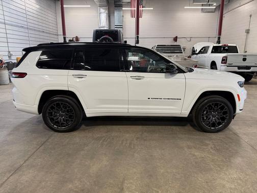 2023 Jeep Grand Cherokee L Summit